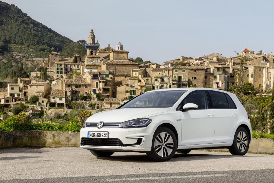  Volkswagen e-Golf 2017 года  (WW) (фото 31 из 49)